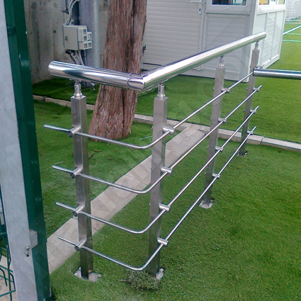 Парапети от инокс за спортни зали